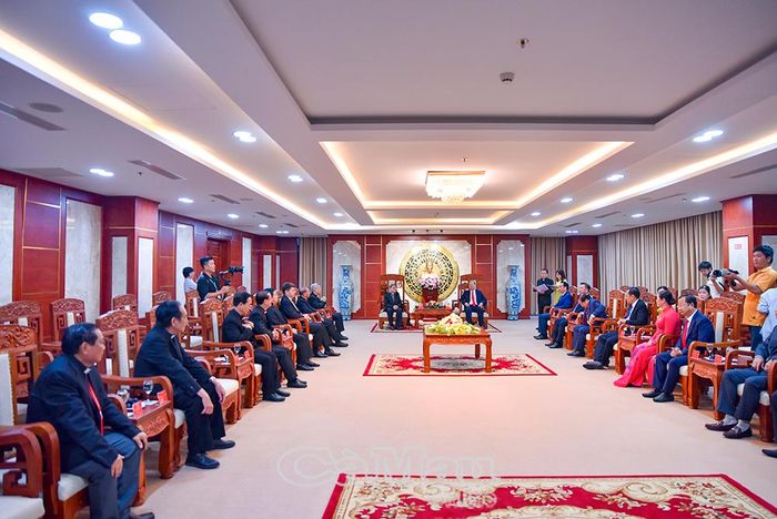 Quang cảnh buổi gặp mặt, chào xã giao trang trọng giữa lãnh đạo tỉnh Cà Mau và Phái đoàn Tòa thánh Vatican.
