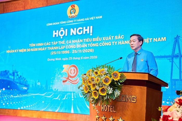 Chủ tịch Công đoàn Tổng công ty Hàng hải Việt Nam Mai Lê Lợi phát biểu tại Hội nghị. Ảnh: VIMC