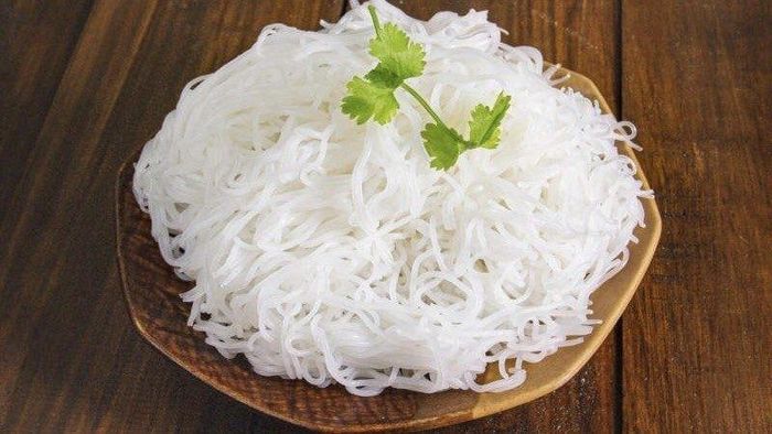 Bún là nguyên liệu dùng để chế biến thành nhiều món ăn hấp dẫn. Ảnh minh họa