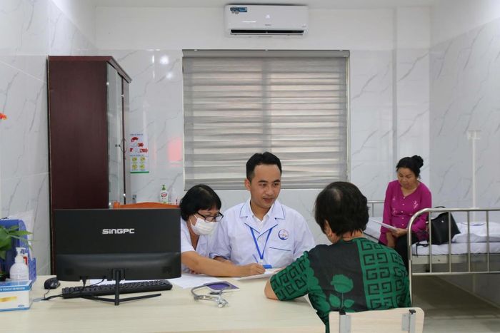 Hà Nội lập danh sách đối tượng khám sức khỏe định kỳ, sàng lọc miễn phí cho người dân. Ảnh: Sở Y tế Hà Nội