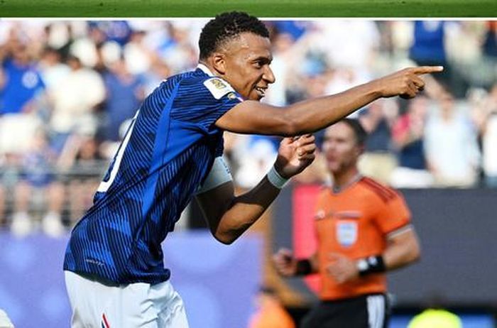 Mbappe ghi bàn trong trận Pháp thắng Thụy Điển sáng ngày 01/7