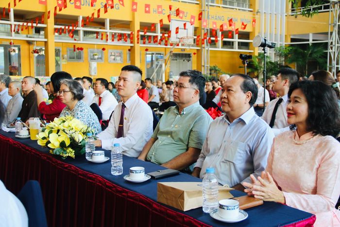 Đại biểu và khách mời tham dự chương trình