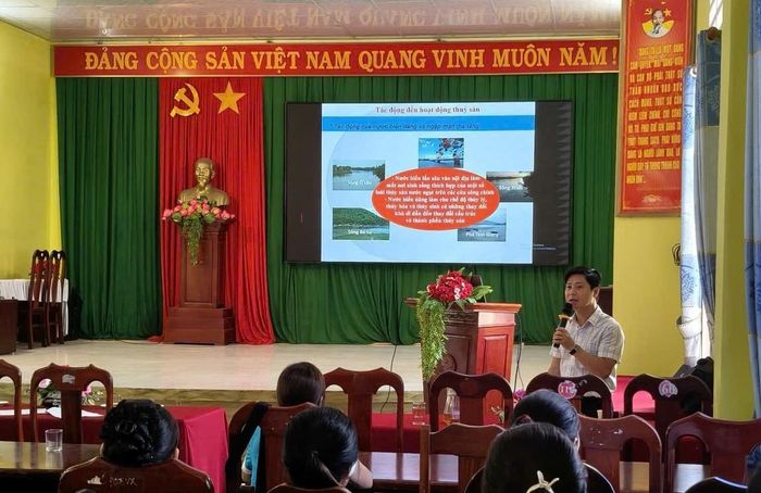 Chi cục Thủy lợi và Biến đổi khí hậu đã phối hợp với UBND các phường, xã tổ chức nhiều đợt truyền thông, tuyên truyền với sự tham gia của hơn 300 lượt cán bộ và người dân địa phương.