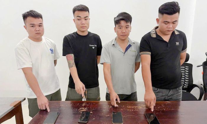Lê Văn Sơn, Lê Văn Trường, Phạm Văn Cường, Hoàng Văn Điệp (từ trái qua phải) tại cơ quan công an. (Ảnh: CACC)