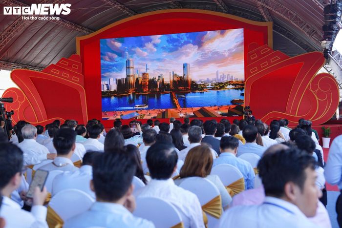 Doanh nghiệp cũng cam kết huy động tối đa nguồn lực, phối hợp với chính quyền thành phố để triển khai dự án bảo đảm chất lượng, tiến độ và tính bền vững.