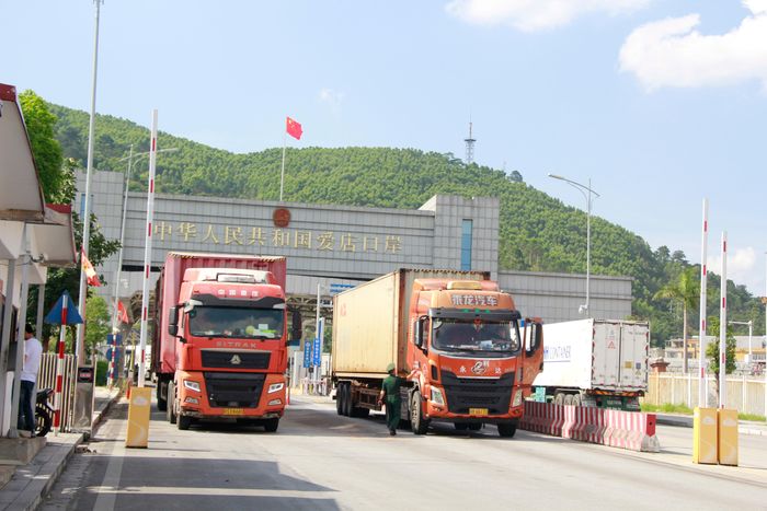 KDYT và các lực lượng liên ngành phối hợp chặt chẽ, đảm bảo mọi thủ tục thông quan cho doanh nghiệp diễn ra thuận lợi.