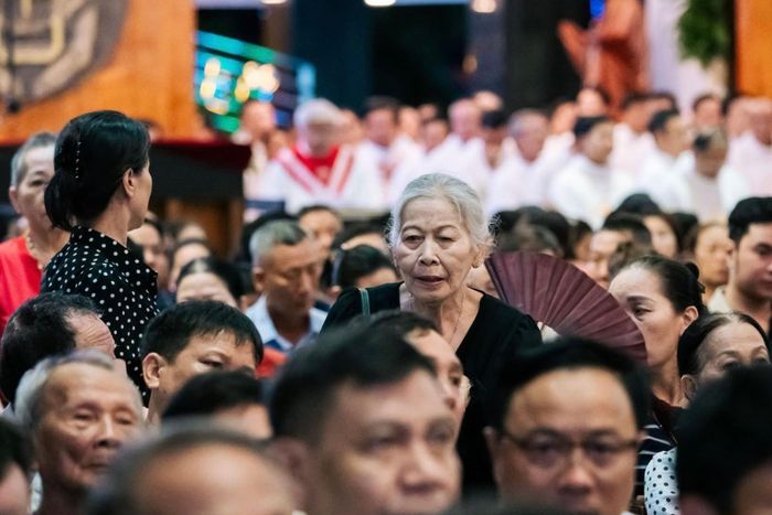 Không ít người cho biết họ đã có mặt tại đây nhiều ngày trước.