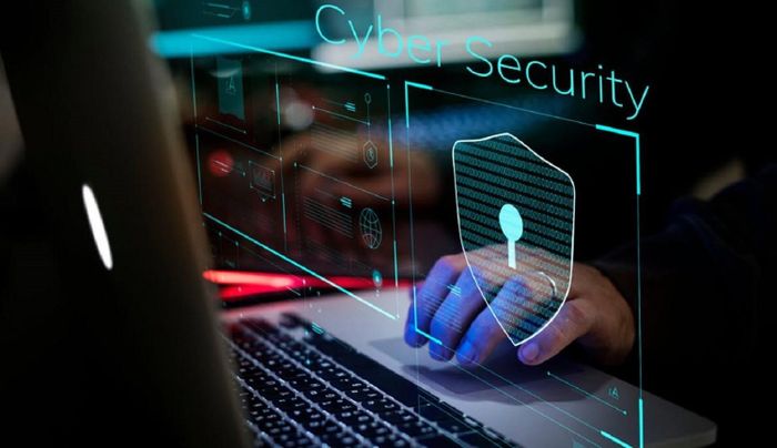 Luật An ninh mạng siết chặt pháp lý trên không gian Internet trong bối cảnh các mối nguy trực tuyến ngày càng biến tướng, tinh vi.