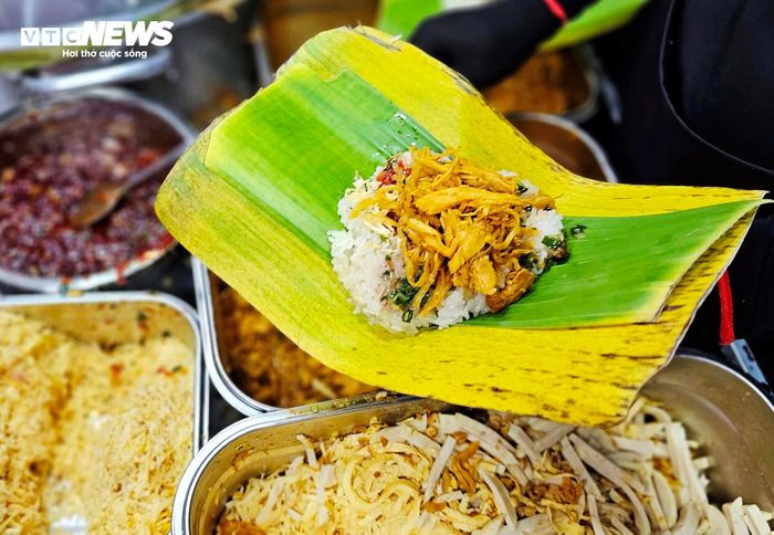 Hàng quán “cố thủ” giá bán dù xăng dầu “hạ nhiệt”.