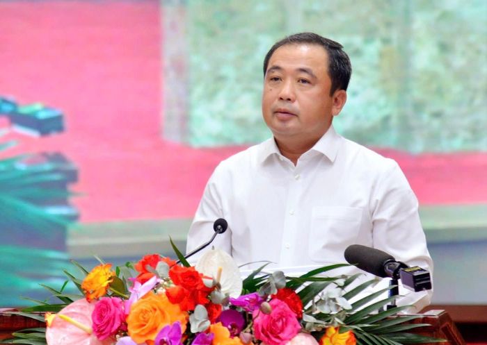 Bí thư Thành ủy Hà Nội Trần Đức Thắng trình bày tham luận tại điểm cầu Thành ủy Hà Nội. Ảnh: Viết Thành
