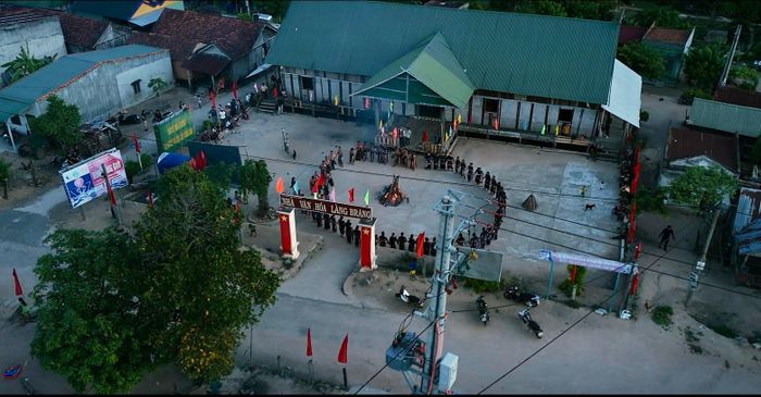 Phim có nhiều cảnh quay ấn tượng. Ảnh: VFC