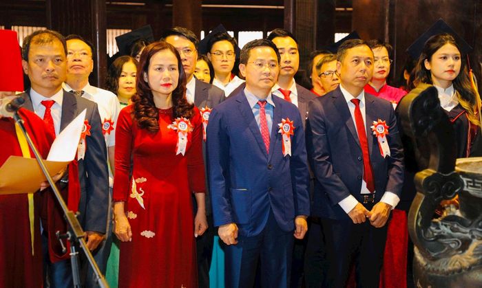 Các đại biểu tham dự lễ vinh danh sinh viên tốt nghiệp xuất sắc của Trường Đại học Thủ đô Hà Nội. Ảnh: ND