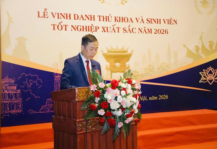 Phó Giáo sư, Tiến sĩ Đỗ Hồng Cường, Hiệu trưởng Trường Đại học Thủ đô Hà Nội phát biểu tại buổi lễ. Ảnh: ND