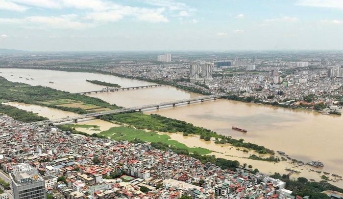Nhà ở trong phạm vi bảo vệ đê cấp IV, cấp V sẽ phải di dời. Ảnh: CTV.