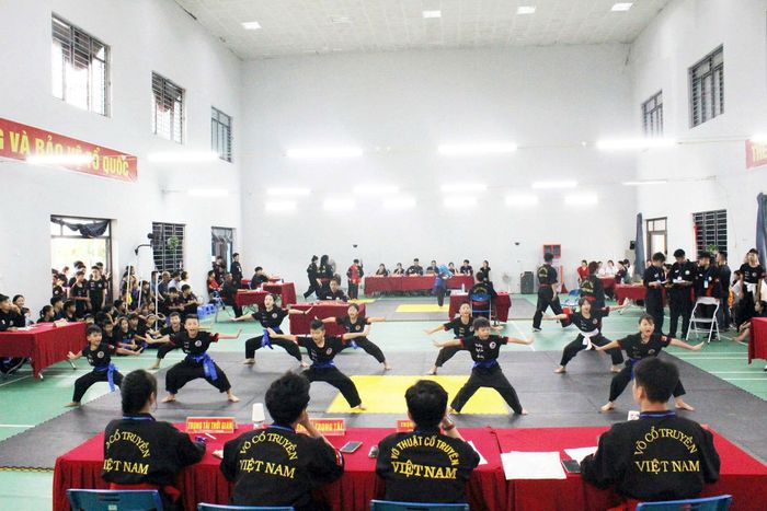 Giải võ thu hút 180 vận động viên. Ảnh: Thanh Vân