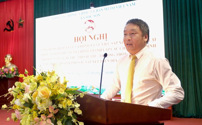 Bí thư Đảng ủy xã Sóc Sơn Bùi Bảo Tuấn phát biểu tại hội nghị. Ảnh: Tùng Nguyễn