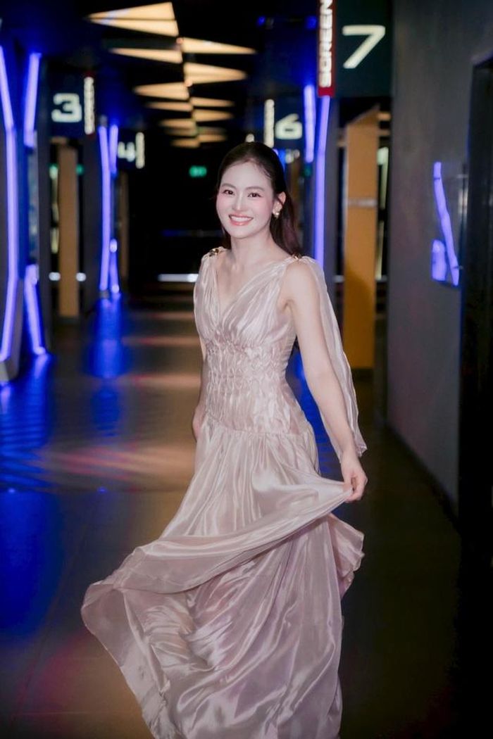 Thùy Anh cũng gây ấn tượng với 2 dự án truyền hình: "Không giới hạn" và "Vì mẹ anh bắt chia tay"