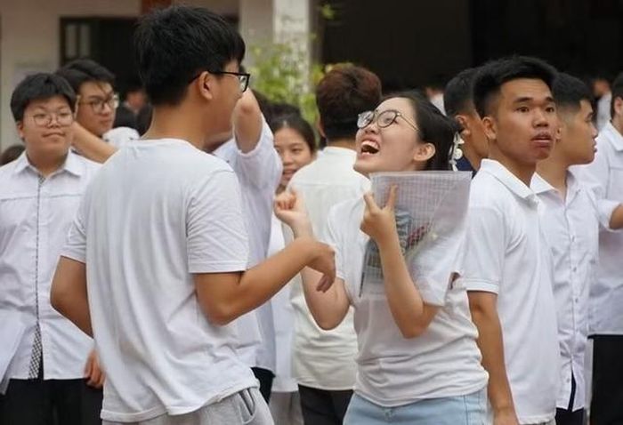 Từ năm 2026, điểm xét tốt nghiệp THPT được tính theo công thức mới. Ảnh minh họa: TL