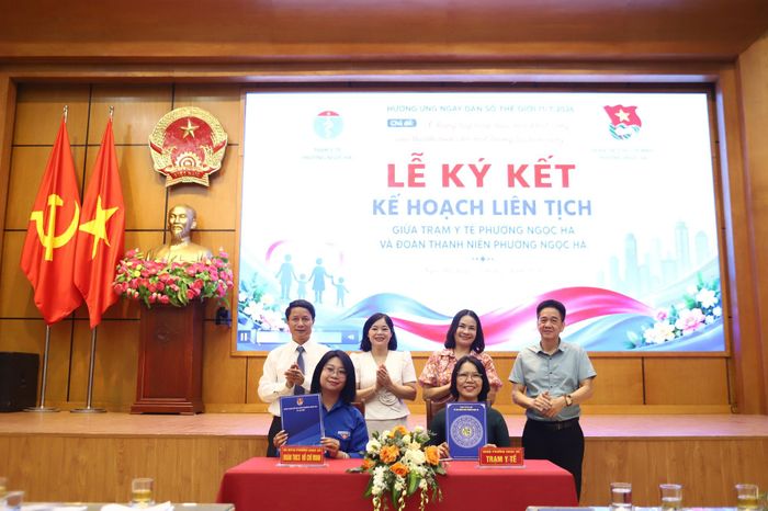 Trạm Y tế phường Ngọc Hà và Đoàn Thanh niên phường Ngọc Hà ký kết chương trình phối hợp triển khai công tác dân số và phát triển.