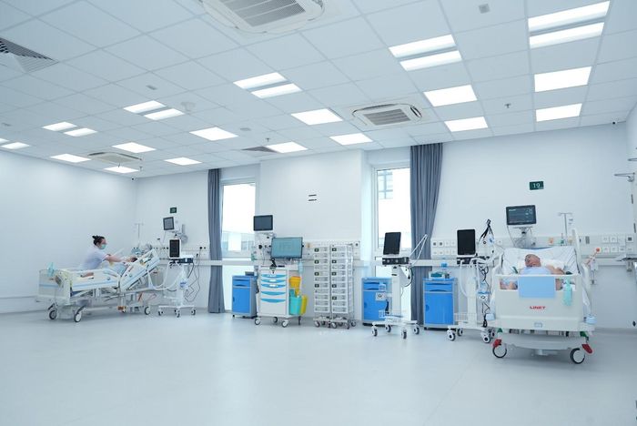 Khoa Hồi sức - Cấp cứu - Chống độc và Đột quỵ đã liên tiếp cứu sống hai người bệnh trong tình trạng nguy kịch.