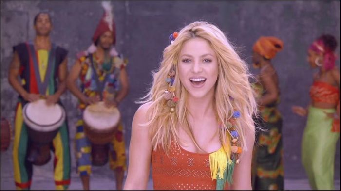Liên đoàn Bóng đá Thế giới (FIFA) công bố Shakira là nghệ sĩ thể hiện ca khúc chủ đề.