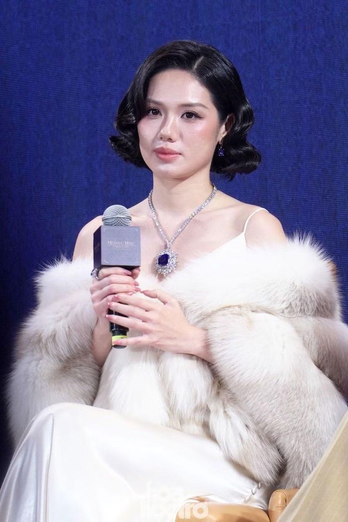 Trâm Anh trong vai "người tình" của Vua Bảo Đại - Lệ Hà.