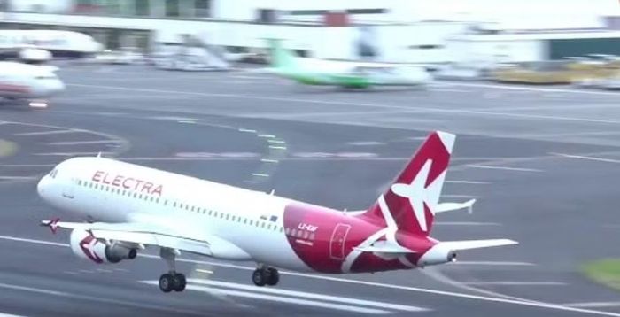 Dữ liệu theo dõi hành trình cho thấy chiếc Airbus A320 đã thay đổi lộ trình, bay vòng tại khu vực phía đông Địa Trung Hải gần Cyprus trước khi chuyển hướng và hạ cánh xuống thành phố Burgas vào chiều cùng ngày.