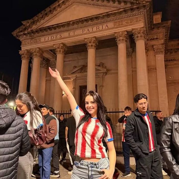 Tên đầy đủ của cô là Daniela Naiel Aguilera Fischer. Ngoài vai trò người mẫu và nhà sáng tạo nội dung, Naiel hiện là sinh viên ngành tâm lý học tại Paraguay