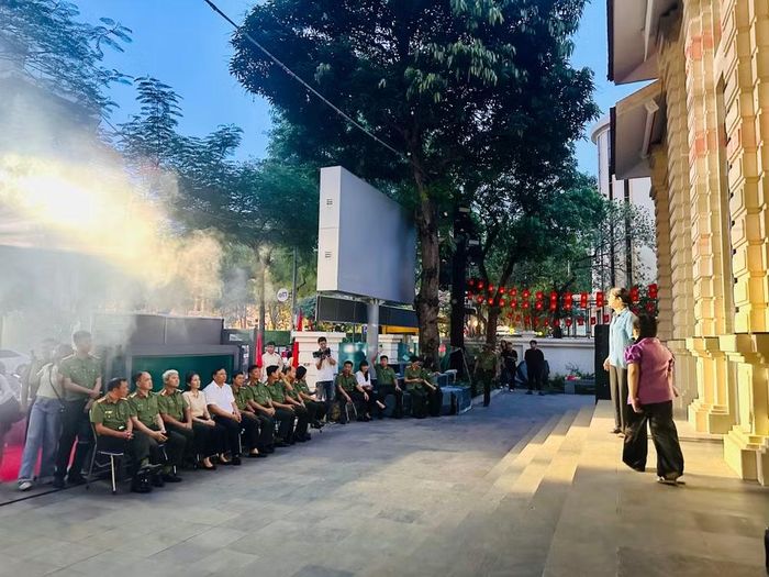 Chương trình “Mật Lệnh Đêm” tái hiện một giai đoạn đặc biệt của đất nước trong những năm đầu sau Cách mạng Tháng Tám năm 1945, khi chính quyền cách mạng non trẻ phải đối mặt với muôn vàn khó khăn, thử thách.
