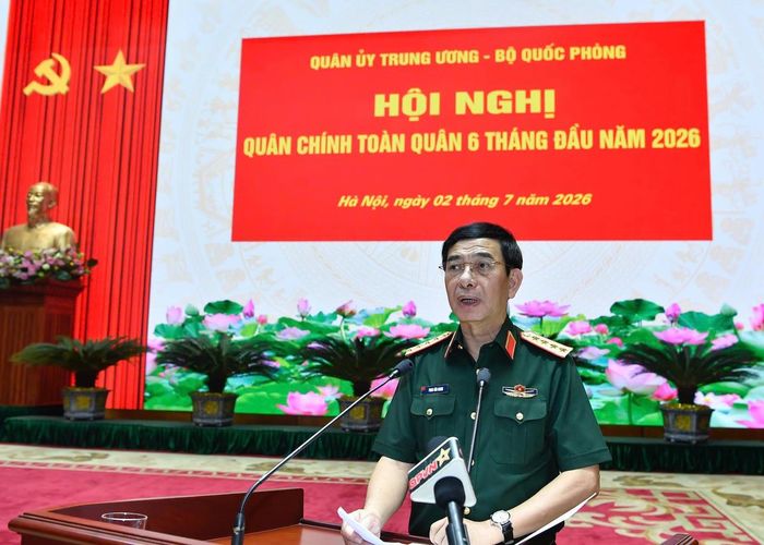 Đại tướng Phan Văn Giang, Phó Thủ tướng Chính phủ, Bộ trưởng Bộ Quốc phòng phát biểu tại Hội nghị - Ảnh: Nhật Bắc