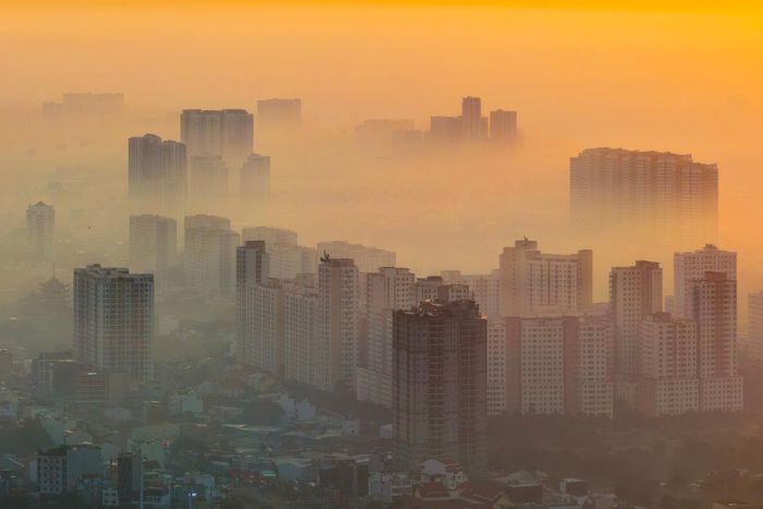  Dọc đường Lương Định Của, nhiều khu chung cư quy mô lớn liên tục mọc lên, tạo nên quần thể đô thị hiện đại với mật độ dân cư ngày càng đông đúc. Cùng sự phát triển của hạ tầng giao thông, khu vực này đang trở thành một trong những tâm điểm của thị trường bất động sản TP.HCM. 