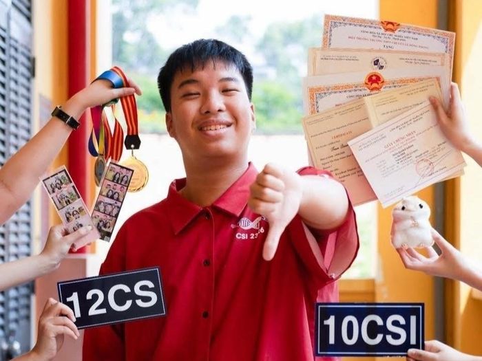  Cũng tại TP.HCM, Trần Quang Thắng, học sinh lớp 12 chuyên Sinh, trường THPT chuyên Lê Hồng Phong, là đồng thủ khoa tổ hợp B00. Trước đó, năm lớp 10, Thắng từng giành huy chương bạc Olympic 30/4. Sang lớp 11, nam sinh đoạt huy chương vàng ở sân chơi này. Ngoài ra, năm lớp 12, Thắng còn giành giải nhì kỳ thi học sinh giỏi quốc gia môn Sinh học, đạt điểm tuyệt đối 20/20 tại kỳ thi Casio Sinh học lớp 12 và đã được tuyển thẳng vào ngành Sư phạm Sinh học tại trường Đại học Sư phạm TP.HCM. Đây cũng là ngành mà Thắng dự định theo đuổi trong 4 năm đại học tới.