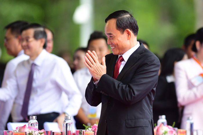 Bí thư Thành ủy TP.HCM Trần Lưu Quang gửi lời chào đến các lãnh đạo, nguyên lãnh đạo Đảng, Nhà nước, Ủy ban Trung ương Mặt trận Tổ quốc Việt Nam cùng các đại biểu tham dự lễ kỷ niệm.