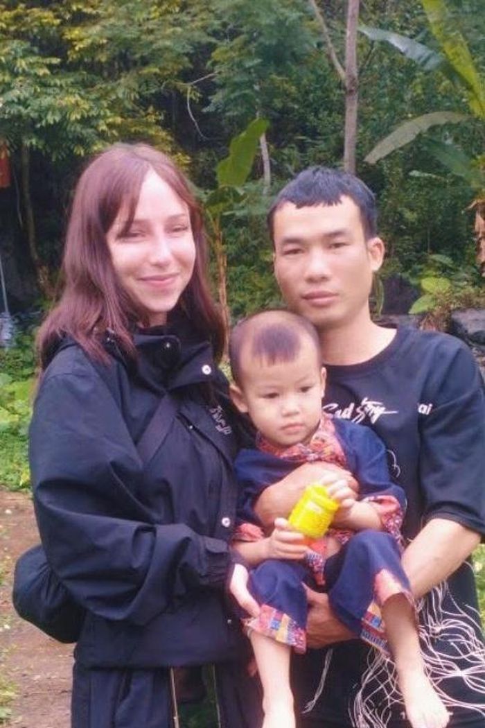 Dôn cảm thấy may mắn vì được gặp gỡ với cô gái xinh xắn, dịu dàng như Louise.