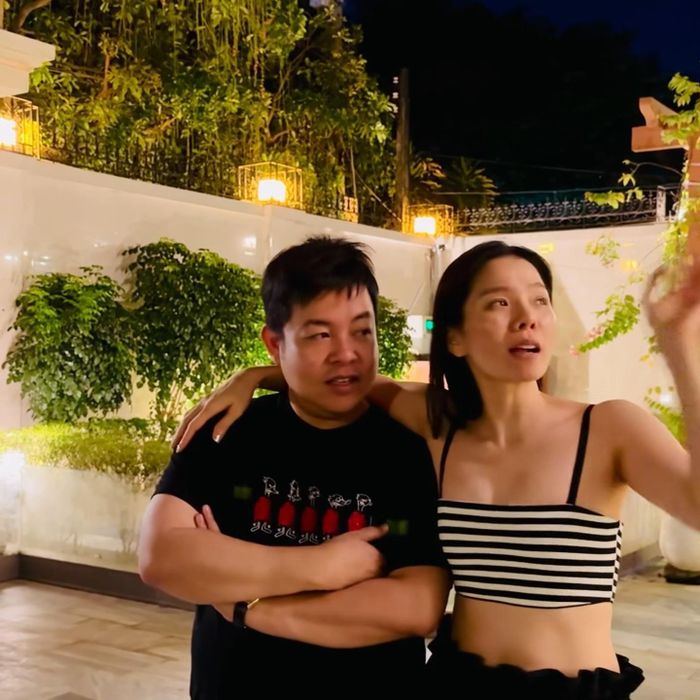 Quang Lê ghé thăm nhà Lệ Quyên. Ảnh: FBNV.