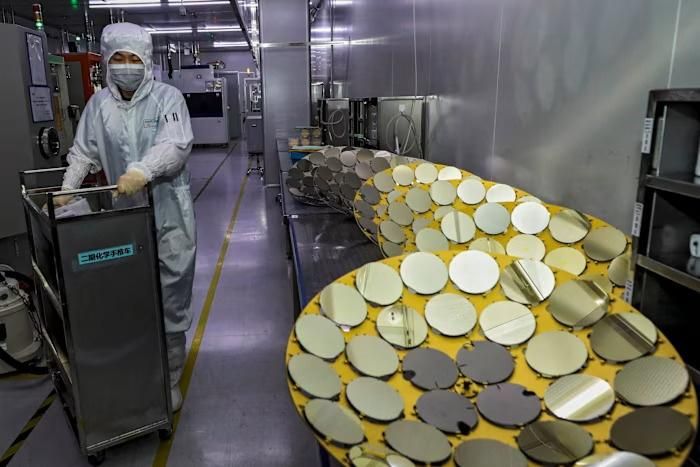  Một nhà máy sản xuất chip bán dẫn ở miền đông Trung Quốc. Ảnh: Financial Times.