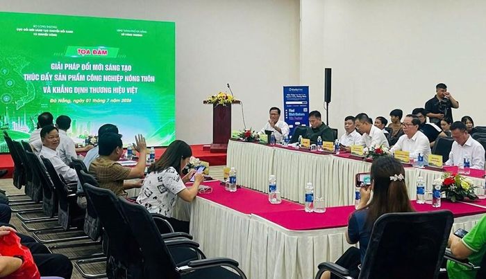Tọa đàm “Giải pháp đổi mới sáng tạo thúc đẩy sản phẩm công nghiệp nông thôn và khẳng định thương hiệu Việt”