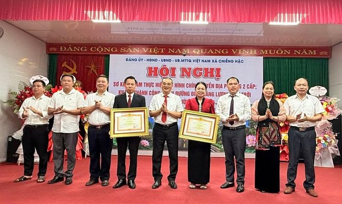 Tại hội nghị, 2 cá nhân được trao Bằng khen của Thủ tướng Chính phủ vì có thành tích xuất sắc trong công tác, góp phần vào sự nghiệp xây dựng chủ nghĩa xã hội và bảo vệ Tổ quốc