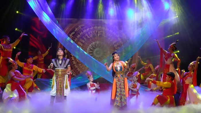  Di sản phải là nguồn lực sáng tạo tham gia trực tiếp vào đời sống đương đại, chỉ bền vững khi tồn tại sống động trong lòng cộng đồng. Ảnh: Hữu Duyên – TTXVN 