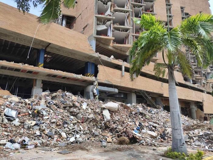 Khu vực Playa Grande, bang La Guaira của Venezuela sau thảm họa động đất kép. Ảnh: Phi Hùng PV TTXVN tại Venezuela