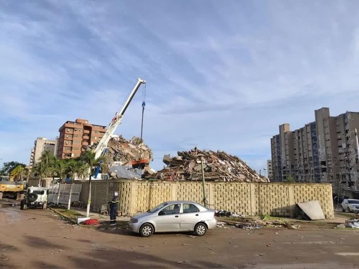 Khu vực Playa Grande, bang La Guaira của Venezuela sau thảm họa động đất kép. Ảnh: Phi Hùng PV TTXVN tại Venezuela