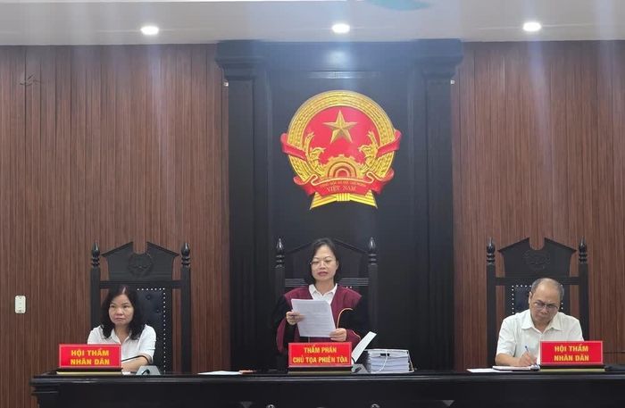 Hội đồng xét xử tuyên án