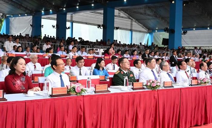 Các đồng chí lãnh đạo, nguyên lãnh đạo Đảng, Nhà nước tại lễ kỷ niệm - Ảnh: Báo SGGP