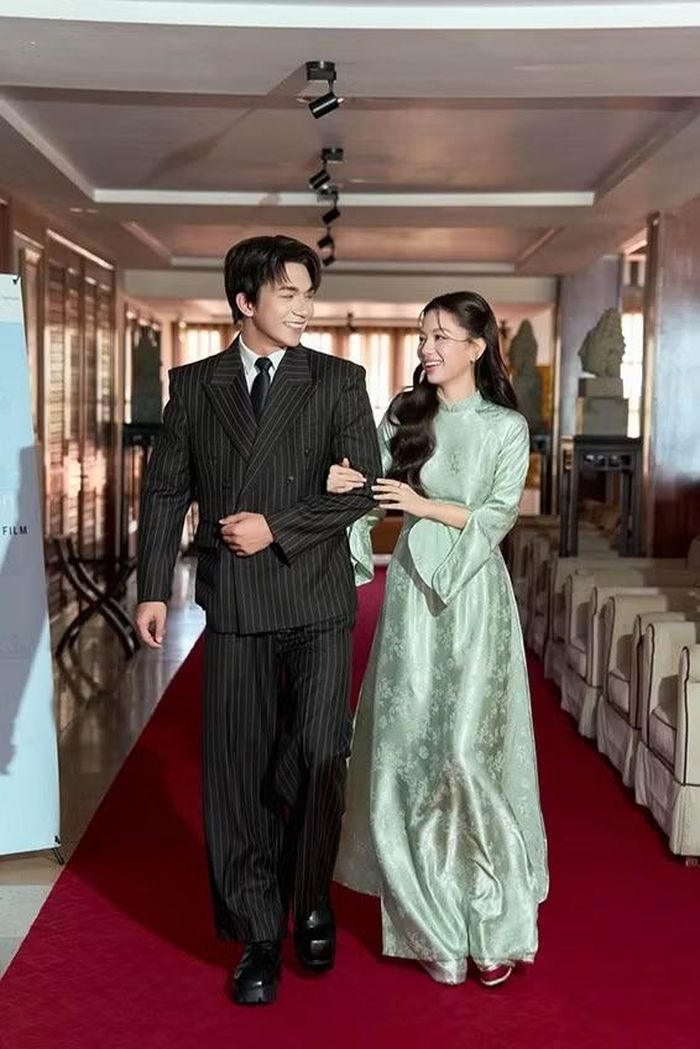 Hai diễn viên phim "Mưa đỏ" Đỗ Nhật Hoàng và Lê Hạ Anh.