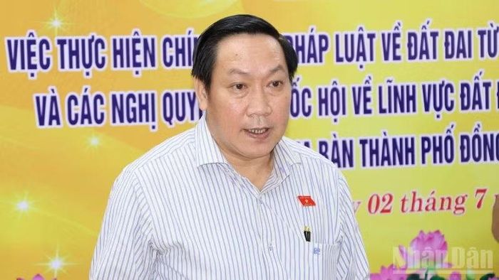 Phó trưởng Đoàn chuyên trách Đoàn đại biểu Quốc hội thành phố Đồng Nai Bùi Xuân Thống phát biểu tại buổi làm việc.
