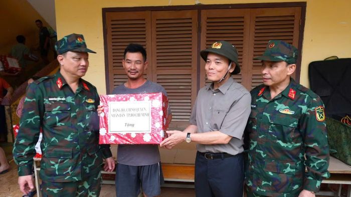 Ngay khi các địa phương có khó khăn, hoạn nạn, Thành phố Hồ Chí Minh luôn sẵn sàng kịp thời hỗ trợ.