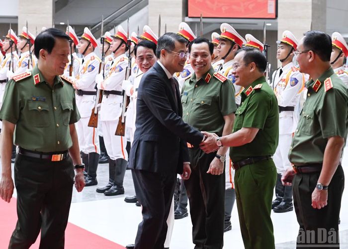 Thủ tướng Lê Minh Hưng đến dự Hội nghị sơ kết công tác Công an 6 tháng đầu năm 2026 và sơ kết 1 năm tổ chức Công an địa phương 2 cấp.