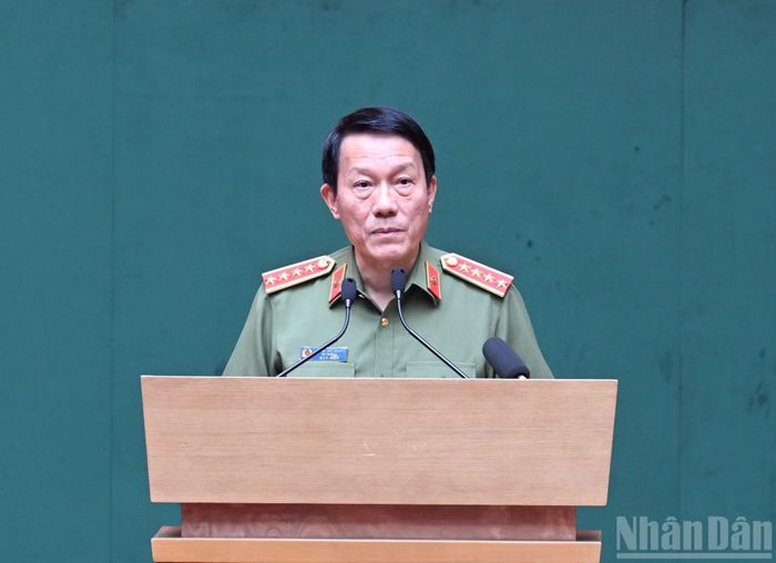 Đại tướng, Bộ trưởng Công an Lương Tam Quang phát biểu tại hội nghị.
