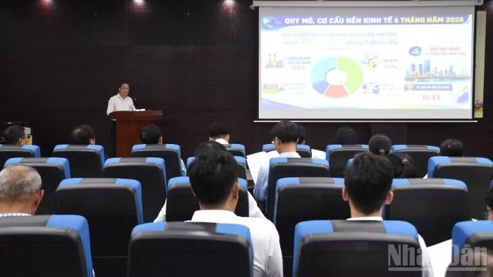 Quang cảnh buổi họp báo.