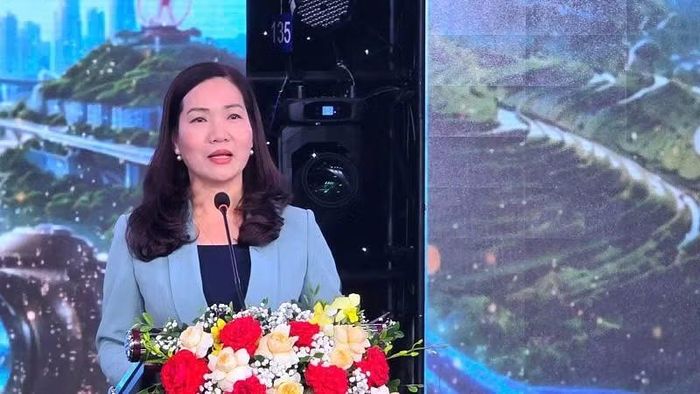 Trưởng Ban Tuyên giáo và Dân vận Tỉnh ủy Quảng Ninh Nguyễn Thị Hạnh phát biểu tại lễ phát động cuộc thi.